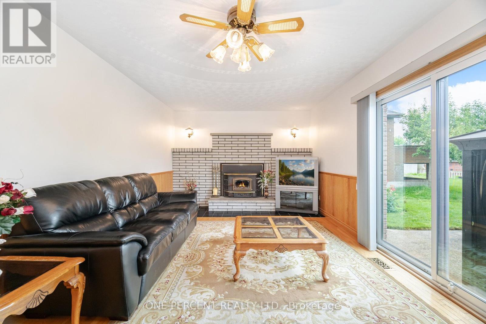 93 Old Chicopee Drive, Kitchener, Ontario  N2A 3R7 - Photo 11 - X12439137