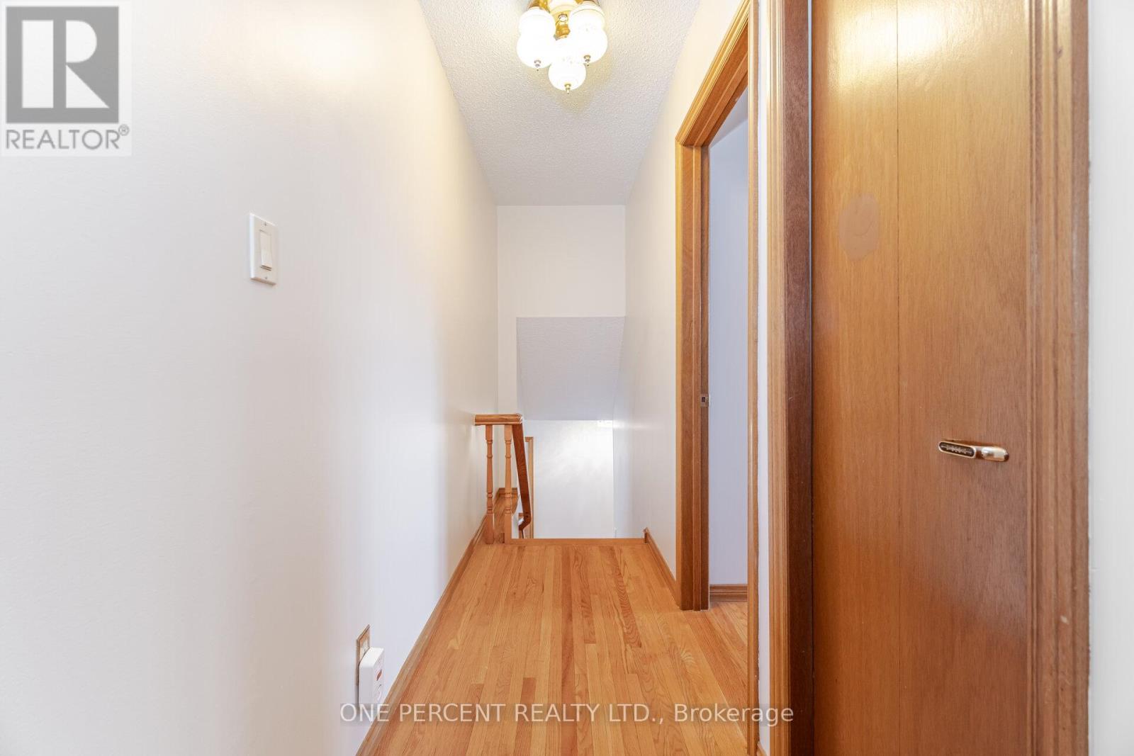 93 Old Chicopee Drive, Kitchener, Ontario  N2A 3R7 - Photo 15 - X12439137