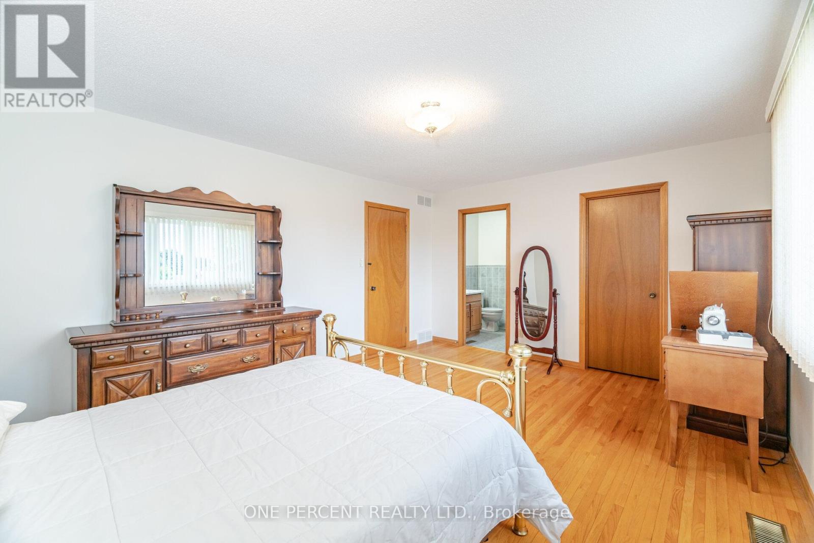 93 Old Chicopee Drive, Kitchener, Ontario  N2A 3R7 - Photo 18 - X12439137