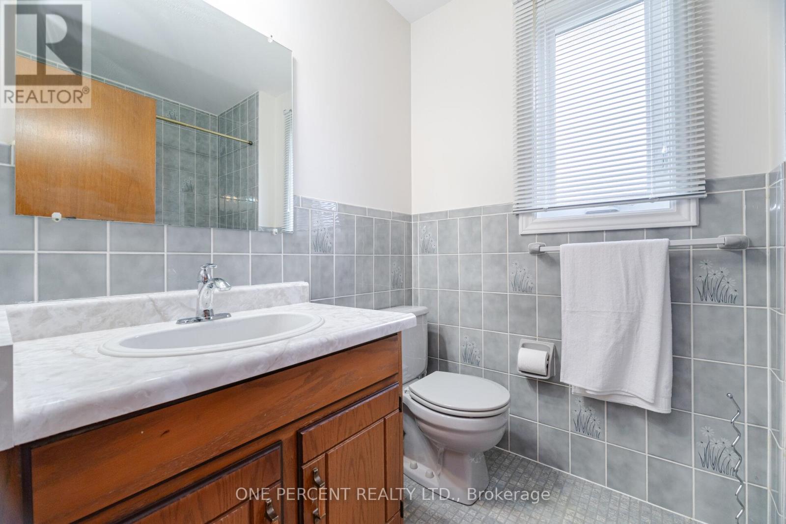 93 Old Chicopee Drive, Kitchener, Ontario  N2A 3R7 - Photo 19 - X12439137