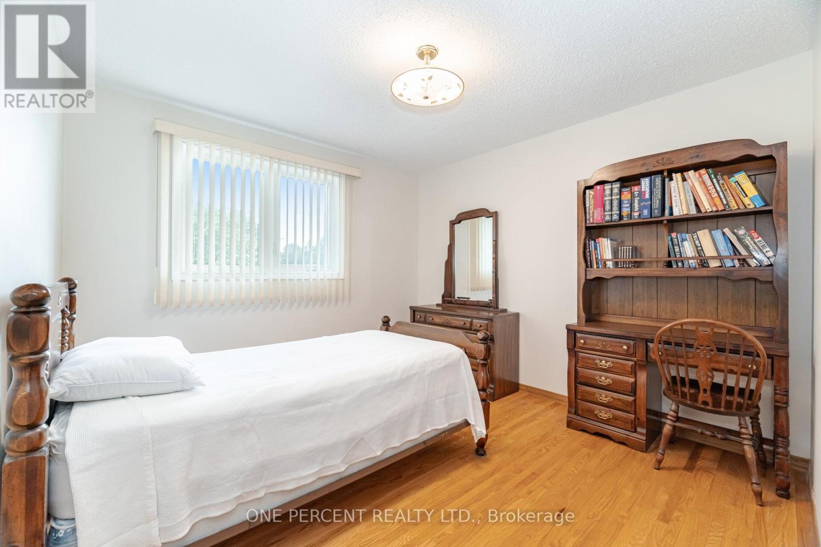 93 Old Chicopee Drive, Kitchener, Ontario  N2A 3R7 - Photo 21 - X12439137