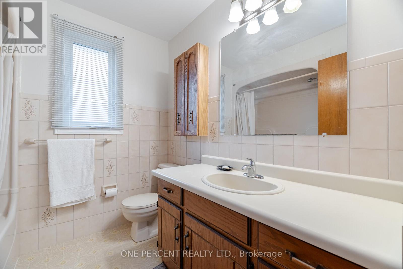 93 Old Chicopee Drive, Kitchener, Ontario  N2A 3R7 - Photo 24 - X12439137