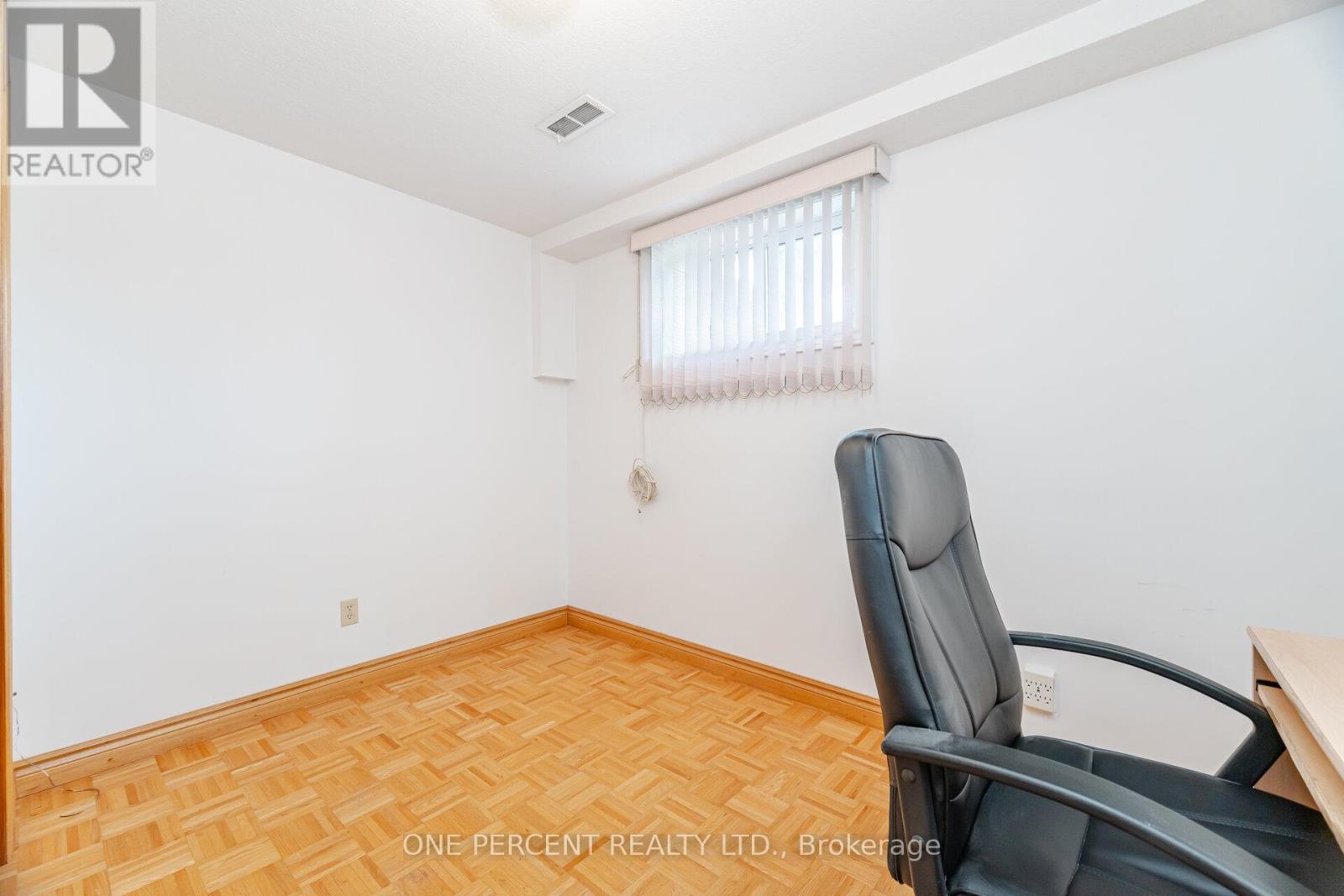 93 Old Chicopee Drive, Kitchener, Ontario  N2A 3R7 - Photo 31 - X12439137