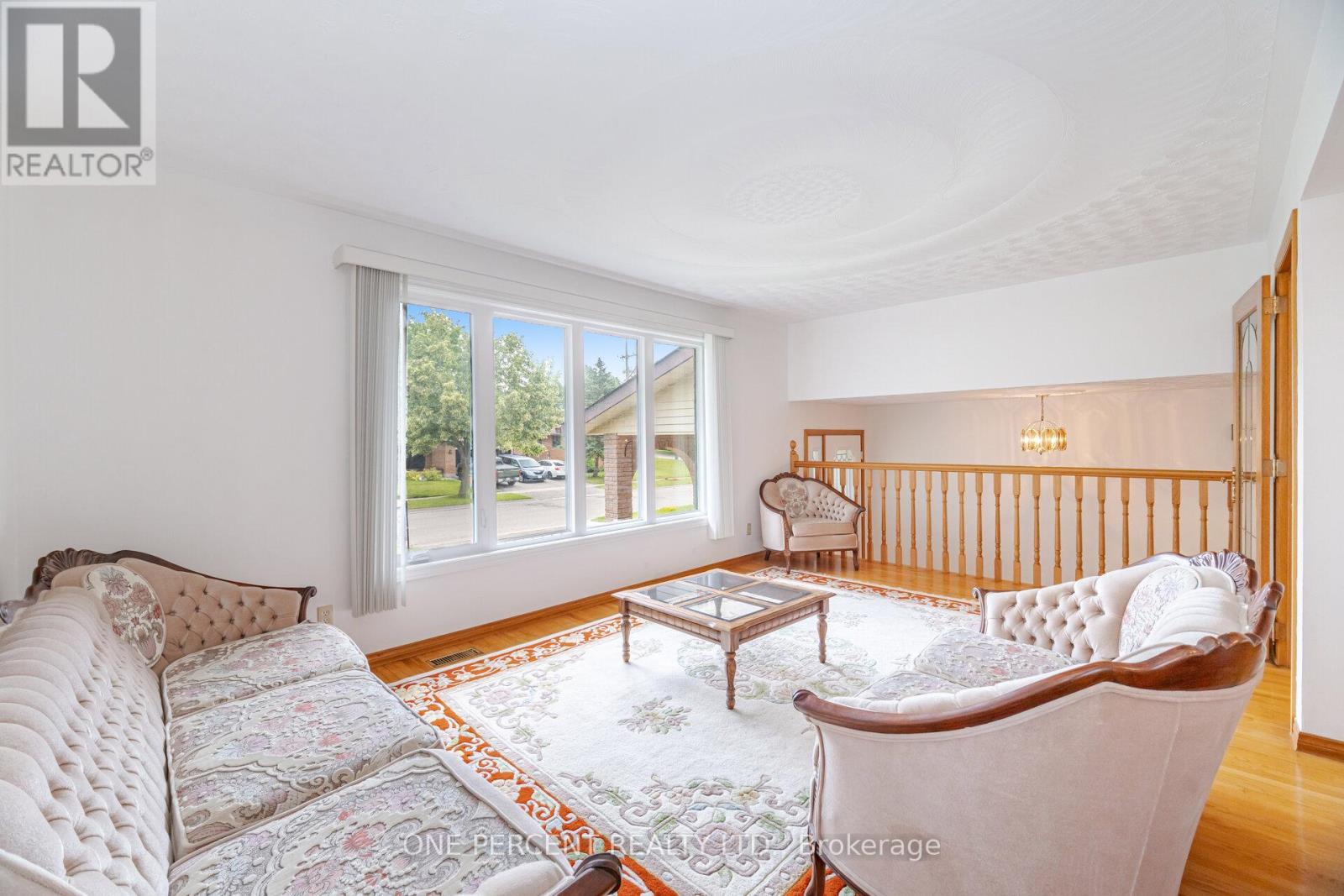 93 Old Chicopee Drive, Kitchener, Ontario  N2A 3R7 - Photo 4 - X12439137