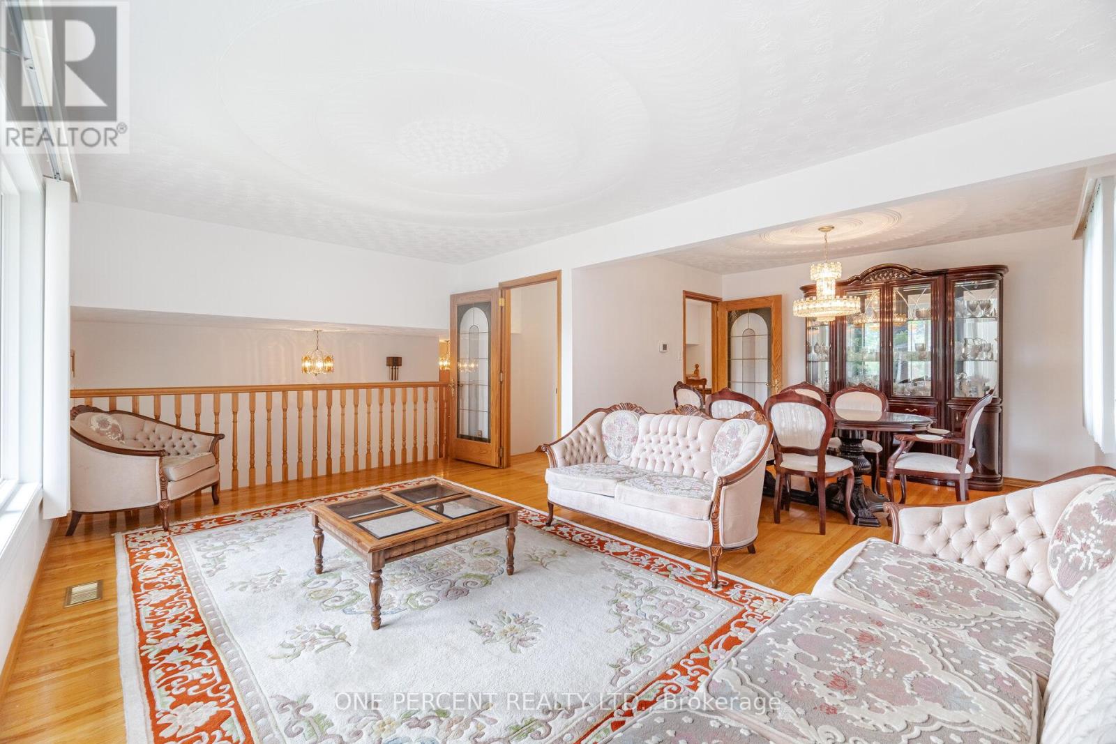 93 Old Chicopee Drive, Kitchener, Ontario  N2A 3R7 - Photo 5 - X12439137