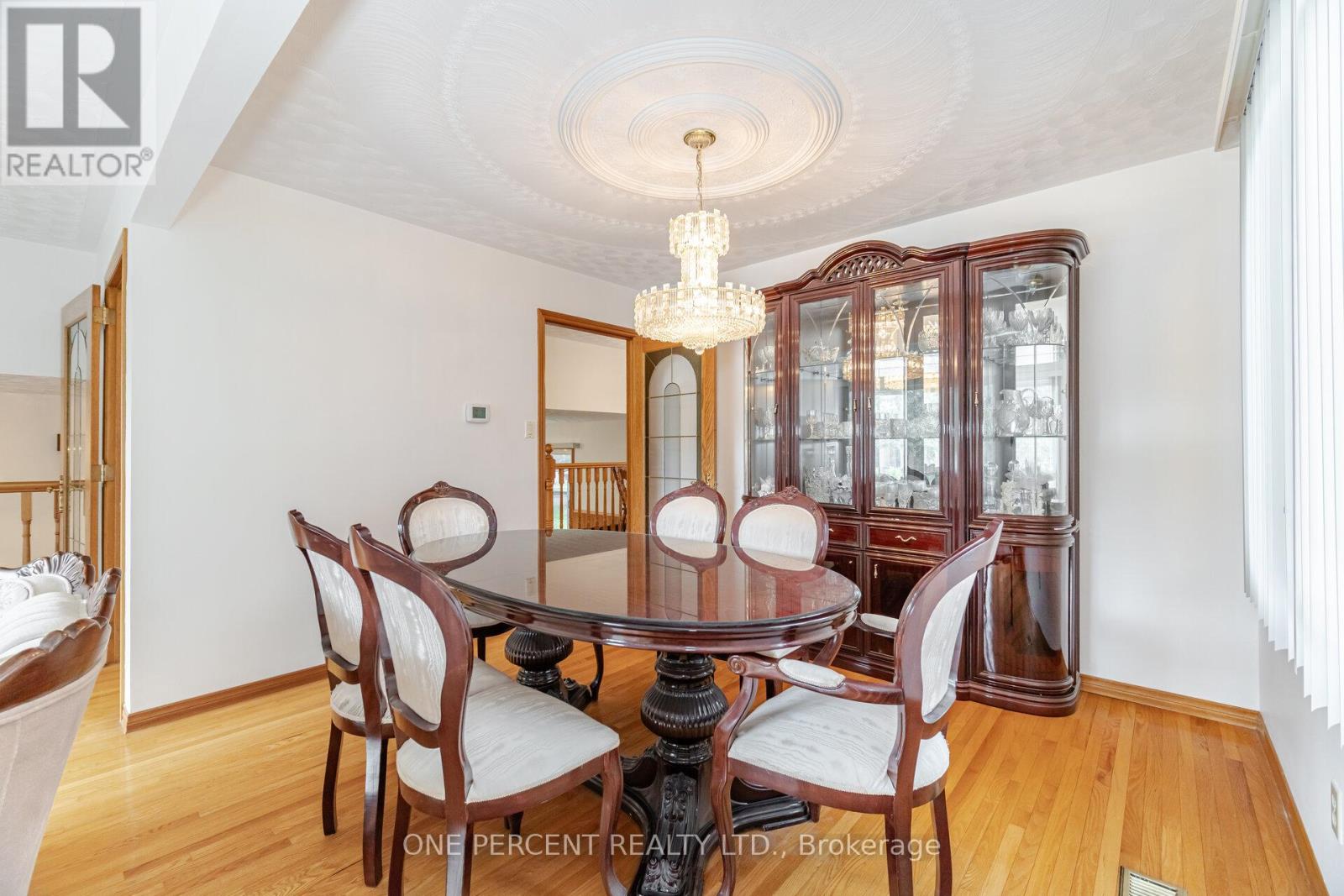 93 Old Chicopee Drive, Kitchener, Ontario  N2A 3R7 - Photo 6 - X12439137
