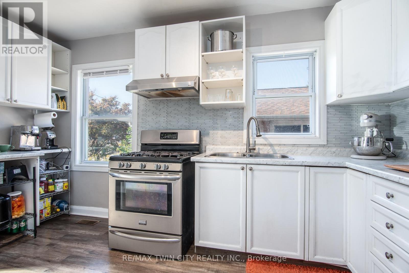 186 Highland Road E, Kitchener, Ontario  N2M 3W2 - Photo 17 - X12439175