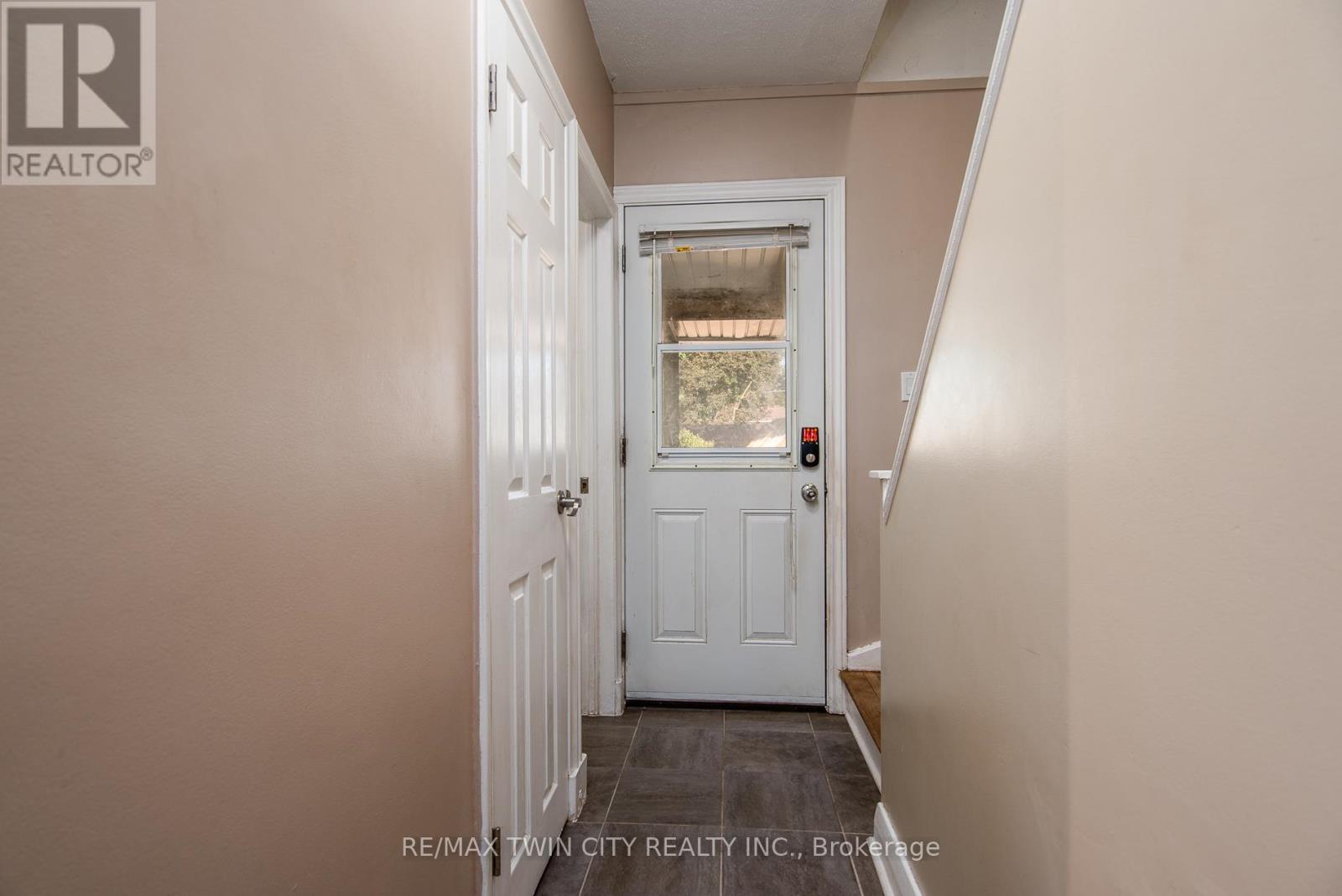 186 Highland Road E, Kitchener, Ontario  N2M 3W2 - Photo 22 - X12439175