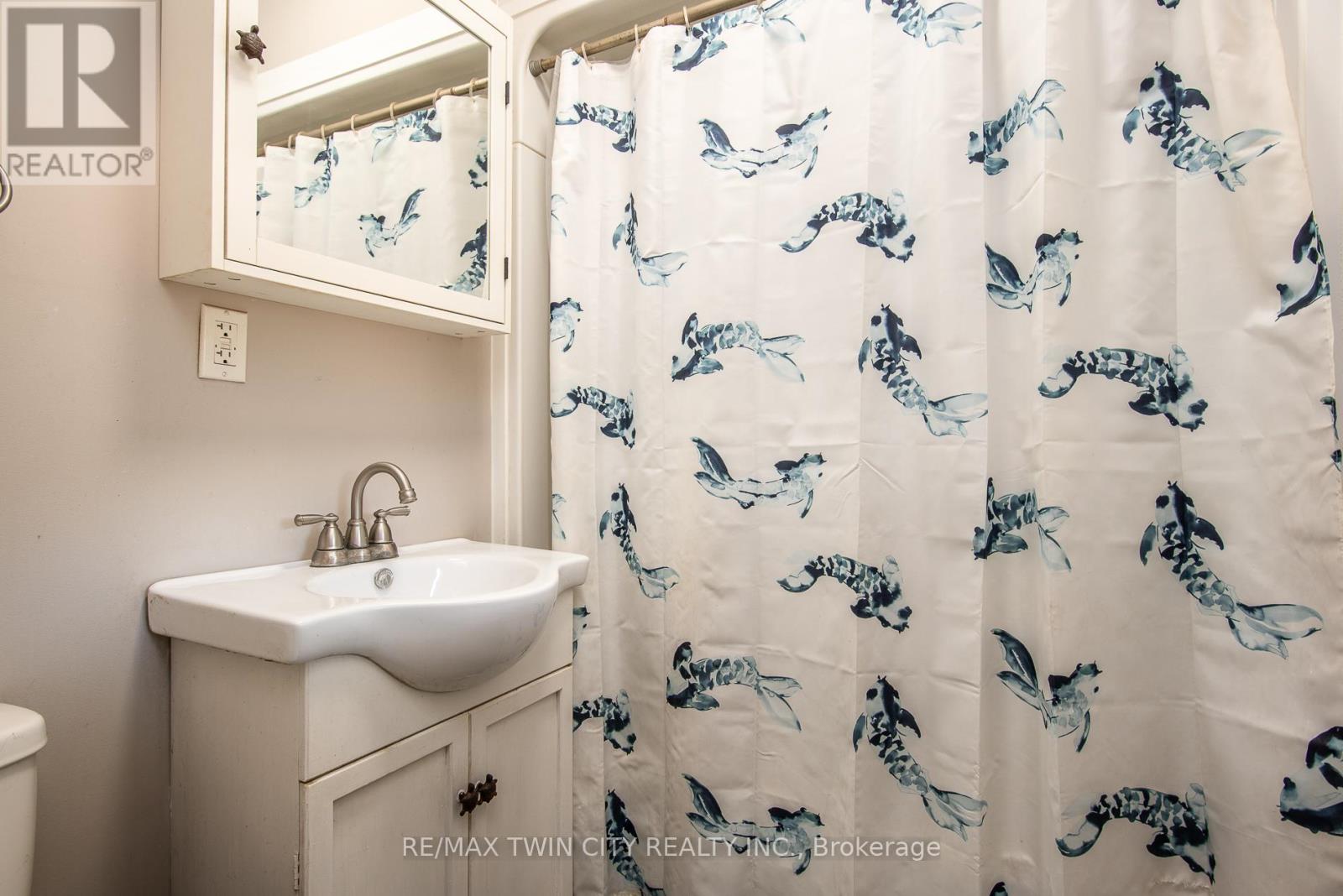 186 Highland Road E, Kitchener, Ontario  N2M 3W2 - Photo 23 - X12439175