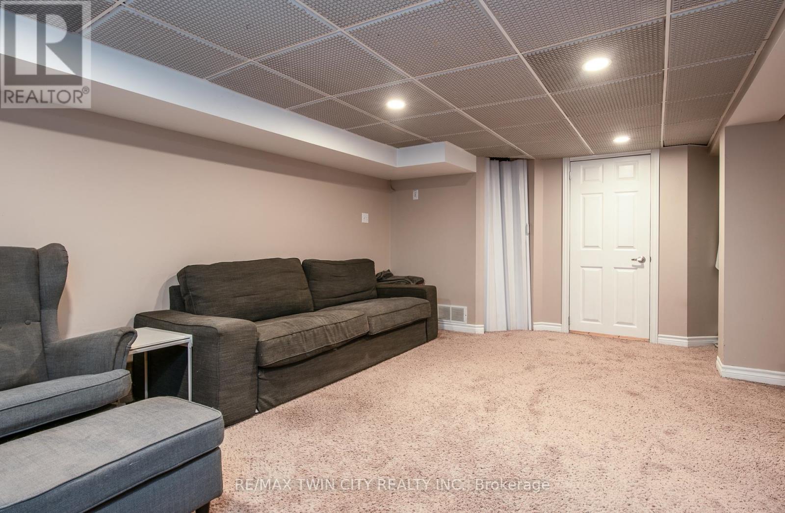 186 Highland Road E, Kitchener, Ontario  N2M 3W2 - Photo 34 - X12439175