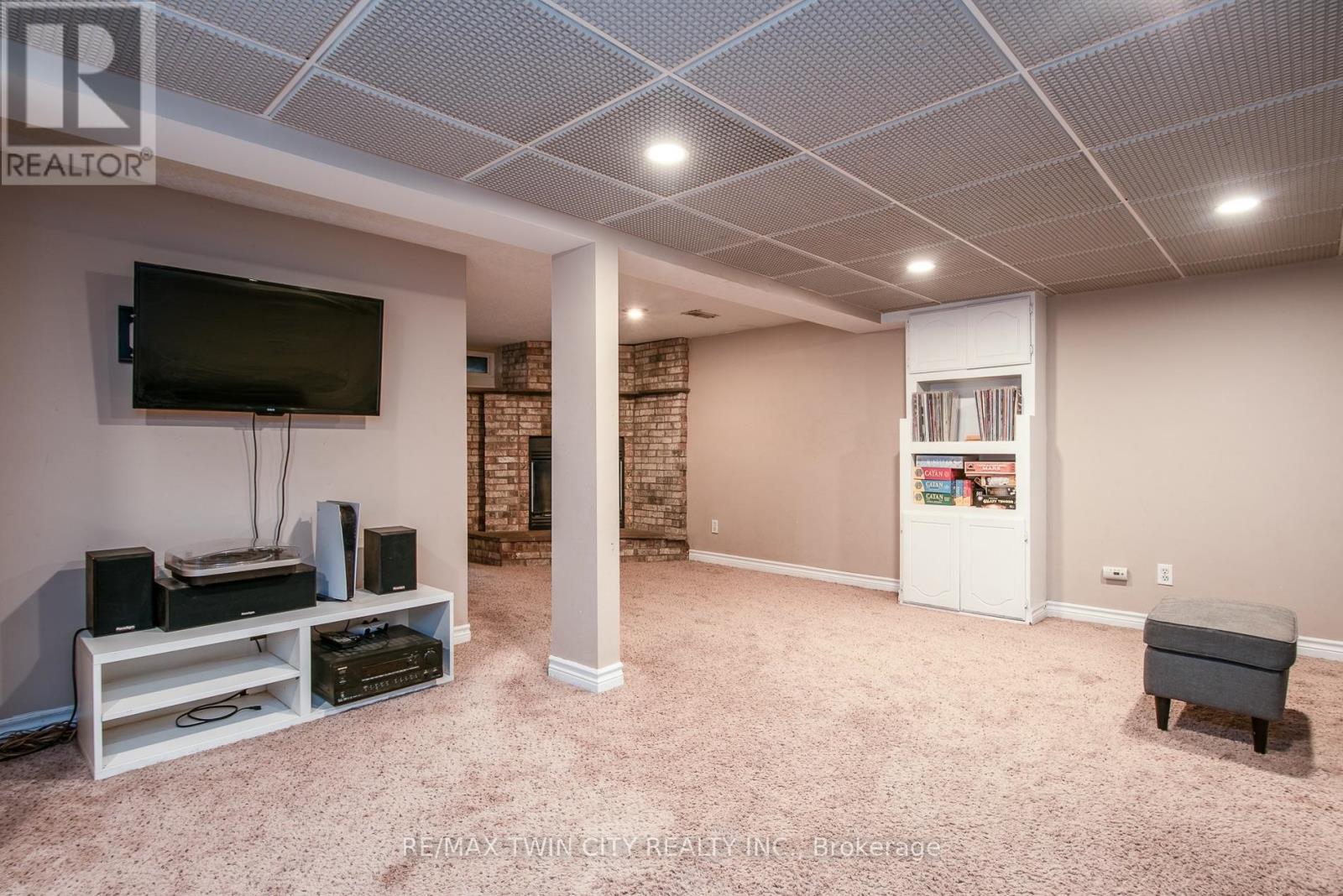 186 Highland Road E, Kitchener, Ontario  N2M 3W2 - Photo 37 - X12439175