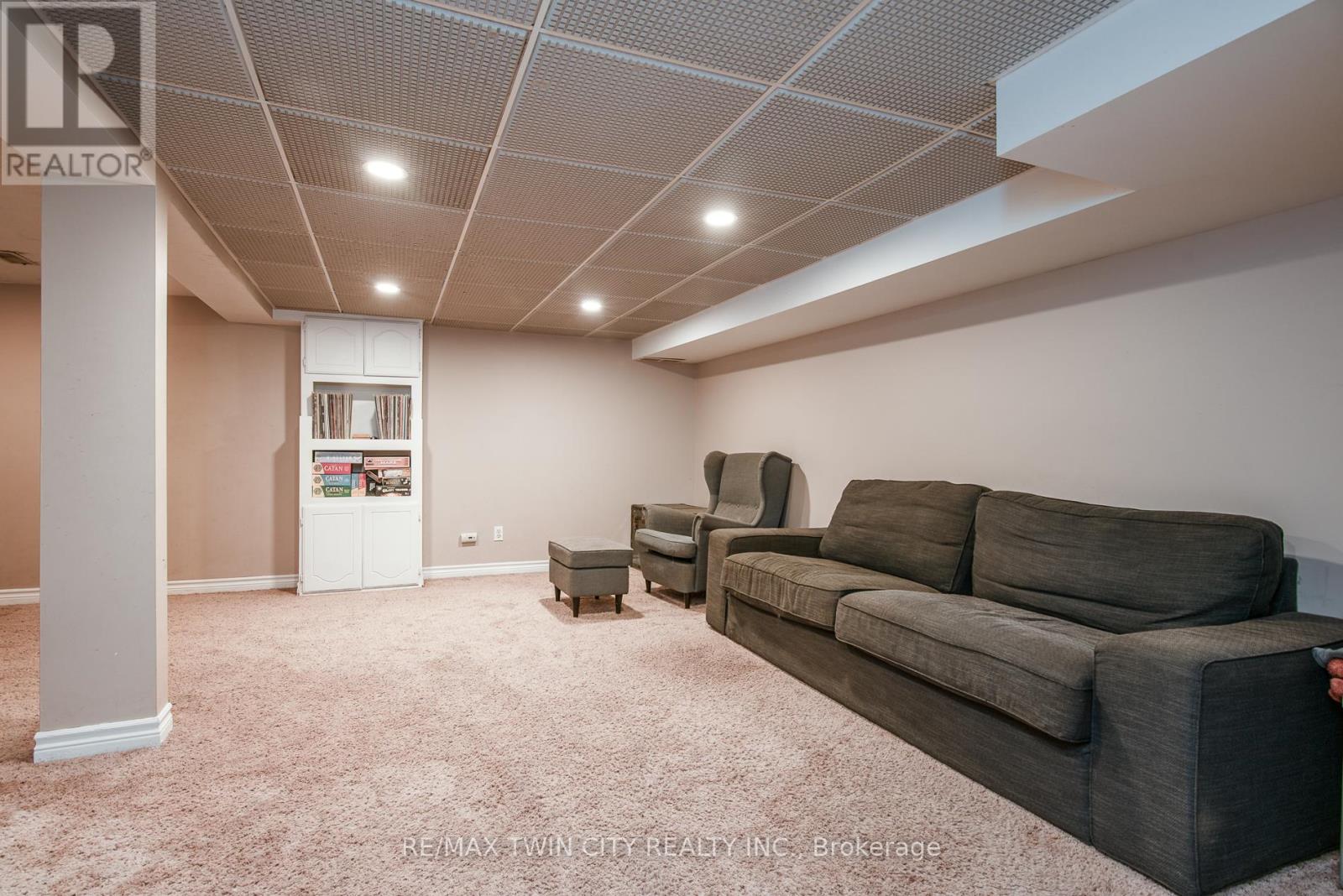 186 Highland Road E, Kitchener, Ontario  N2M 3W2 - Photo 38 - X12439175