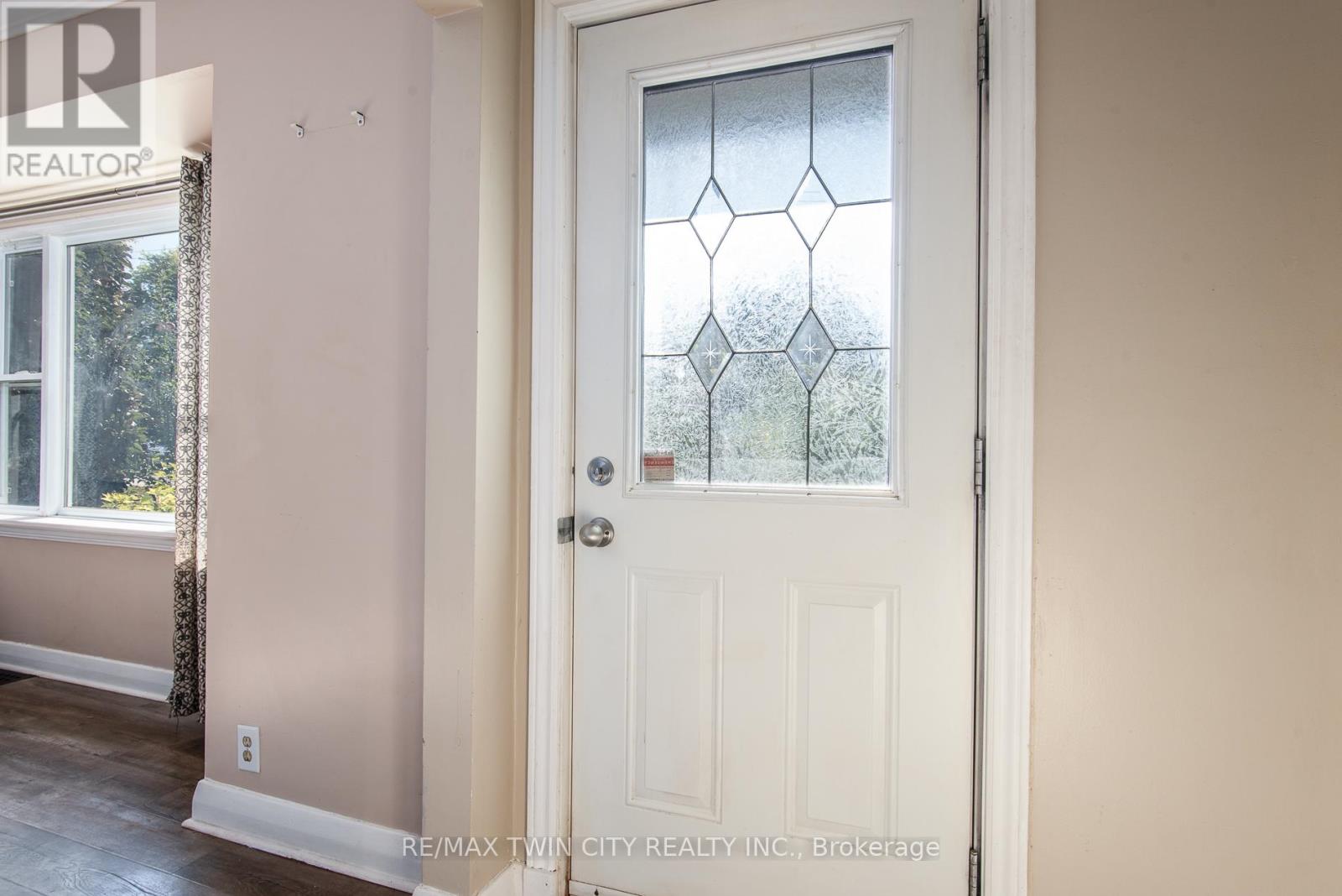 186 Highland Road E, Kitchener, Ontario  N2M 3W2 - Photo 6 - X12439175