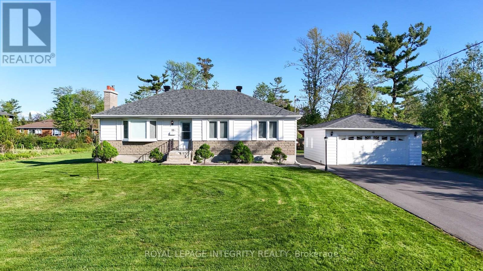 18 Brookdale Avenue, Ottawa, Ontario  K2E 6X2 - Photo 1 - X12439220