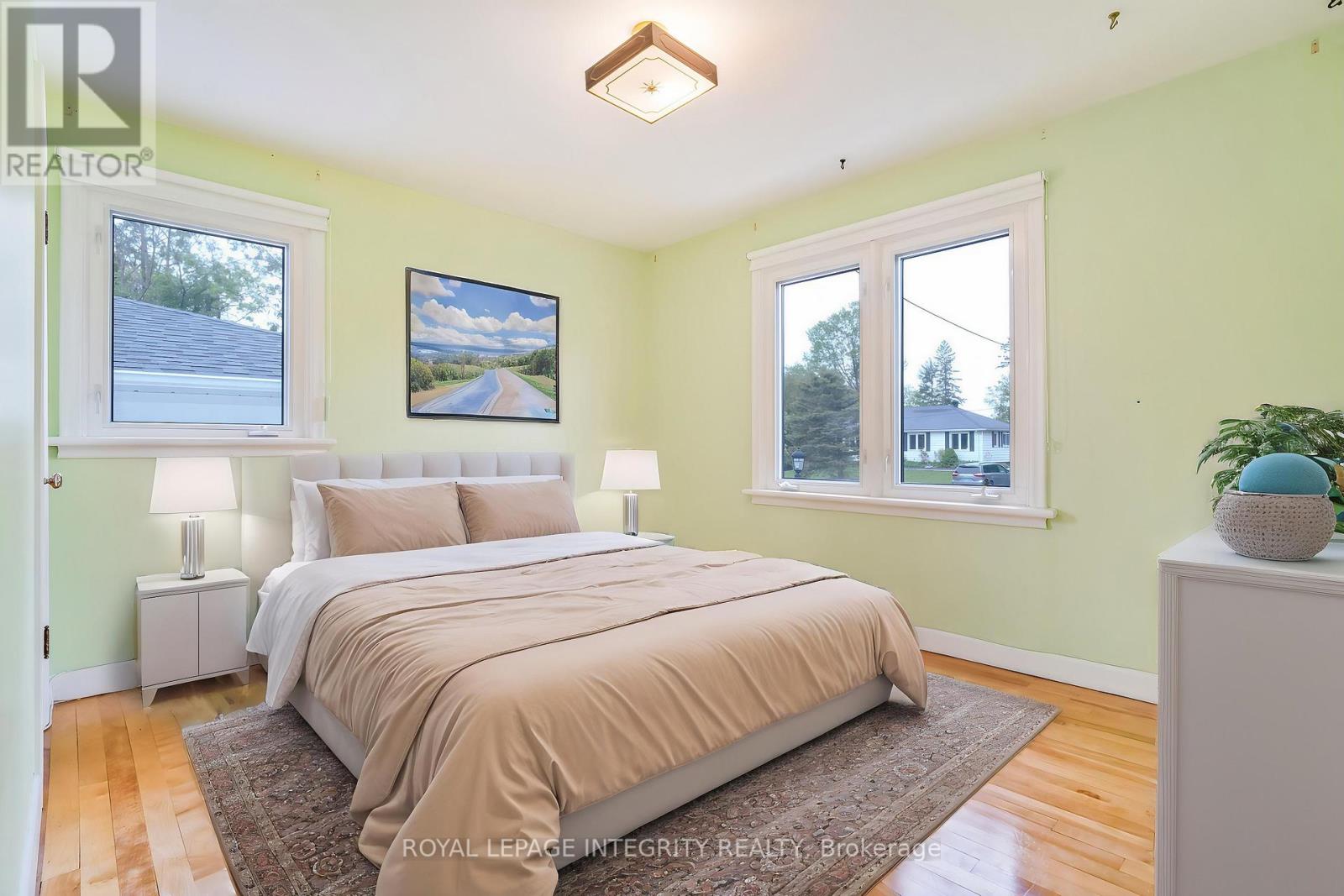 18 Brookdale Avenue, Ottawa, Ontario  K2E 6X2 - Photo 11 - X12439220