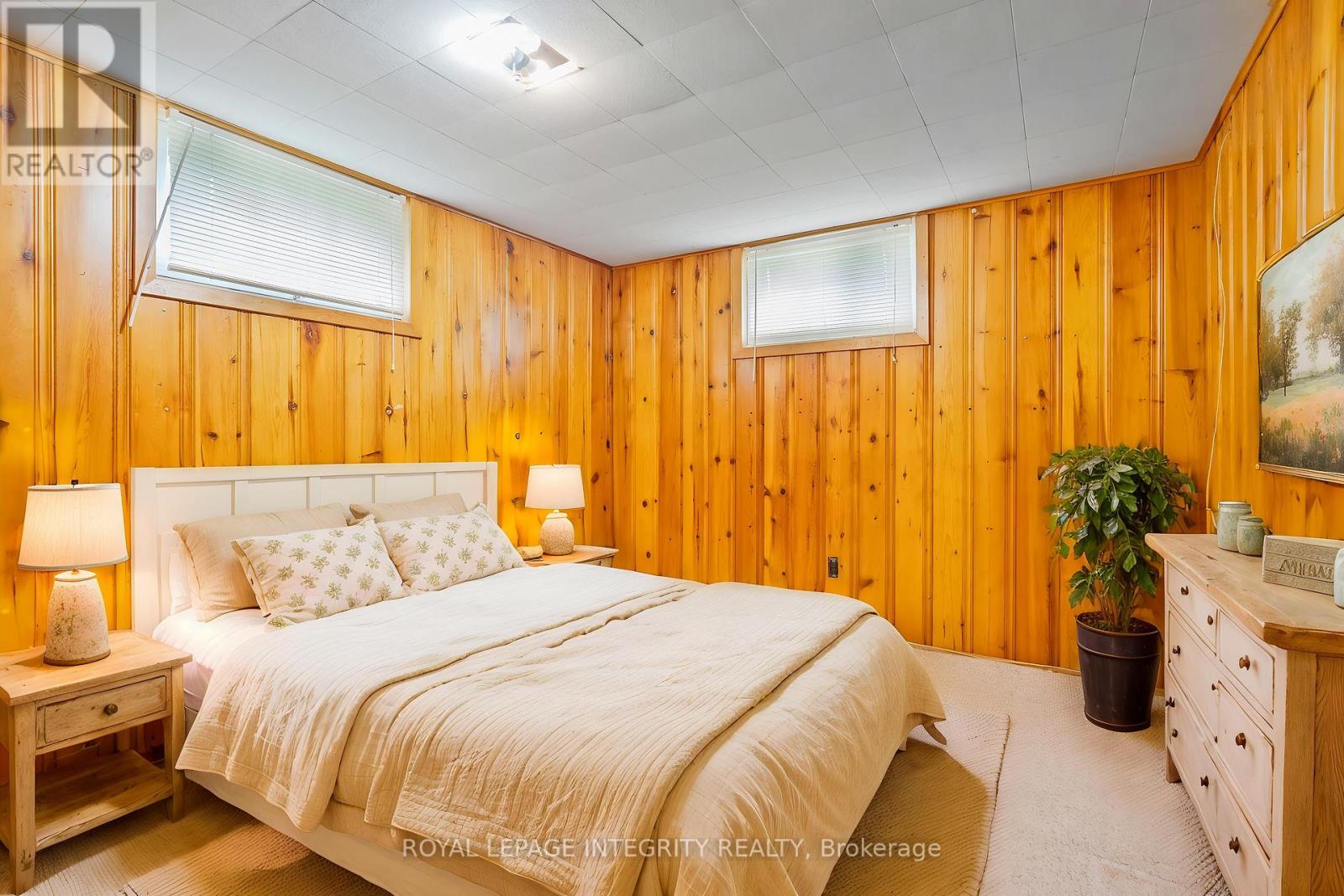 18 Brookdale Avenue, Ottawa, Ontario  K2E 6X2 - Photo 17 - X12439220