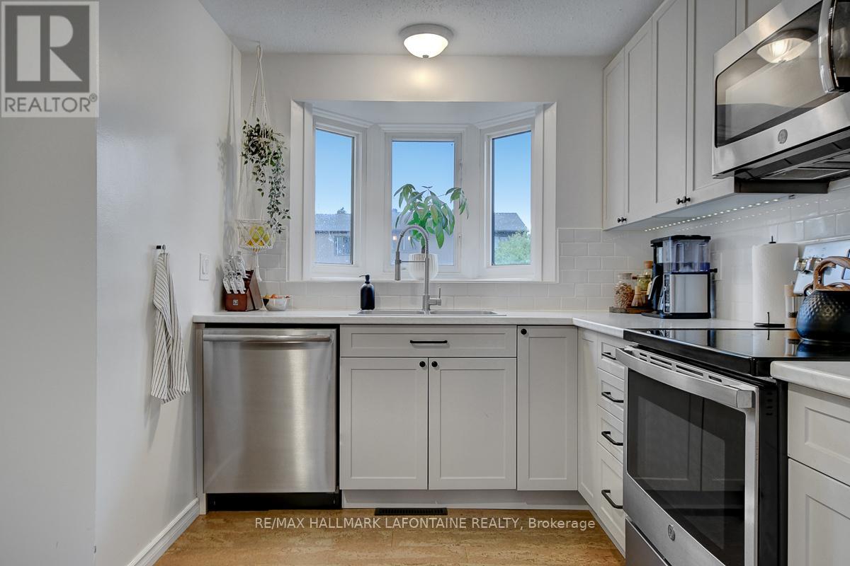 18 Vanessa Terrace, Ottawa, Ontario  K2J 2J8 - Photo 11 - X12439229