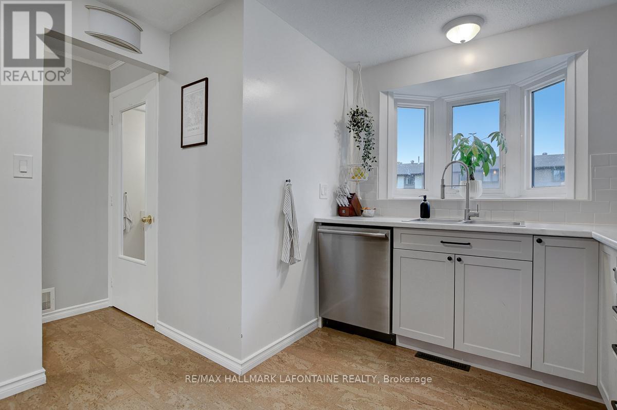 18 Vanessa Terrace, Ottawa, Ontario  K2J 2J8 - Photo 12 - X12439229