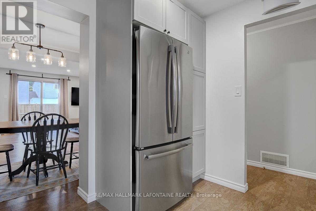 18 Vanessa Terrace, Ottawa, Ontario  K2J 2J8 - Photo 13 - X12439229