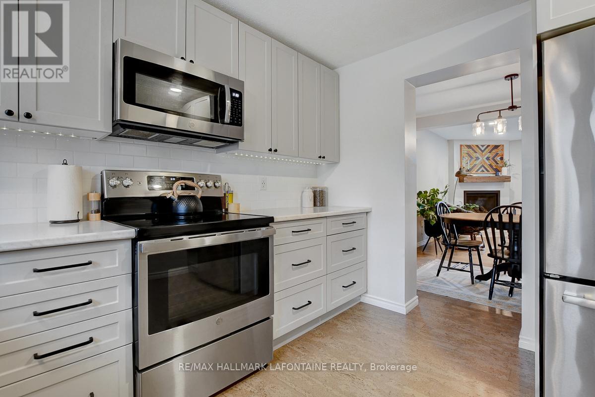 18 Vanessa Terrace, Ottawa, Ontario  K2J 2J8 - Photo 14 - X12439229