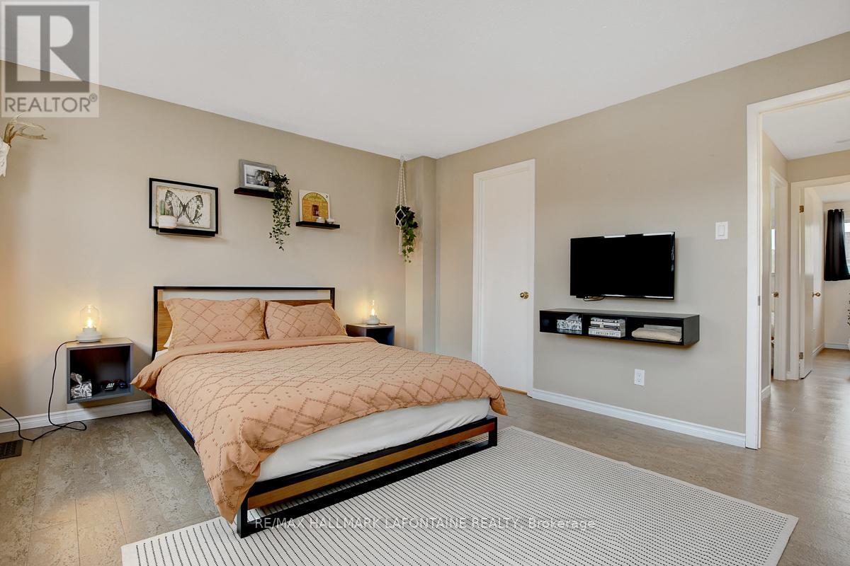18 Vanessa Terrace, Ottawa, Ontario  K2J 2J8 - Photo 18 - X12439229