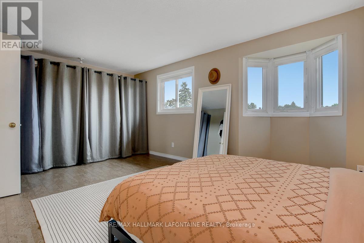 18 Vanessa Terrace, Ottawa, Ontario  K2J 2J8 - Photo 19 - X12439229