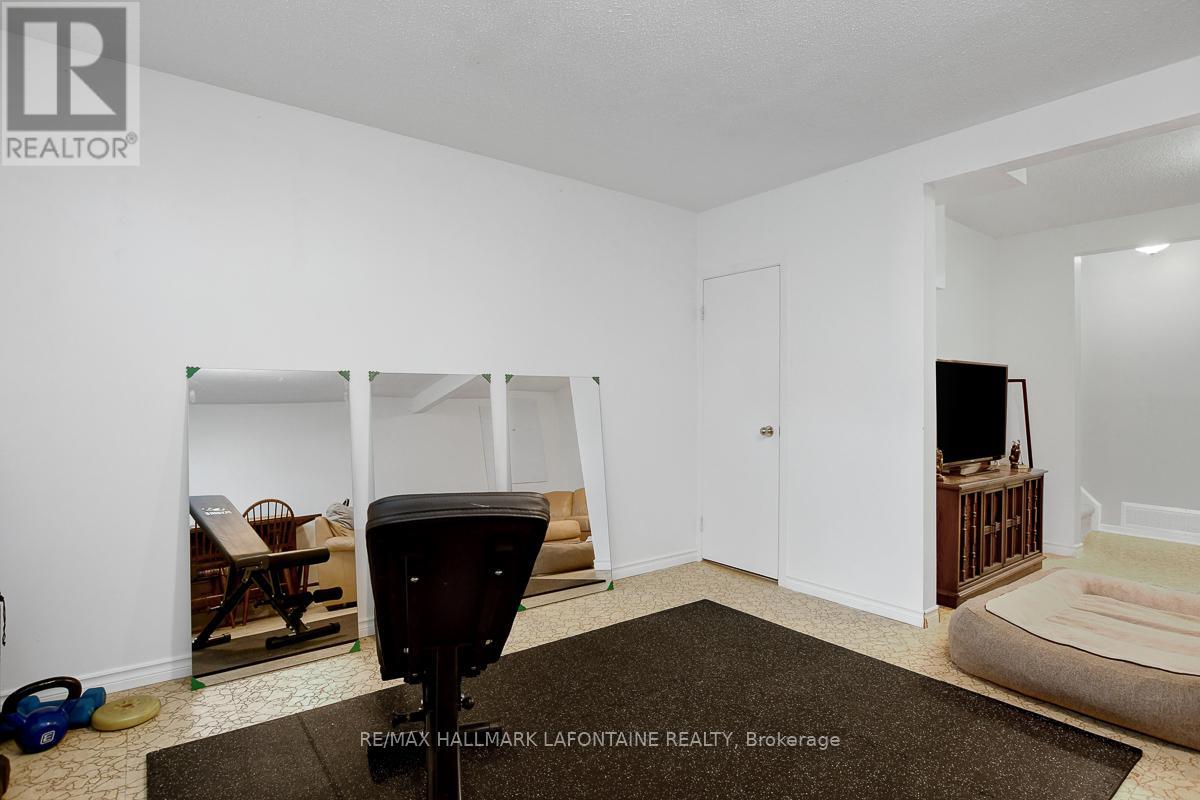 18 Vanessa Terrace, Ottawa, Ontario  K2J 2J8 - Photo 28 - X12439229