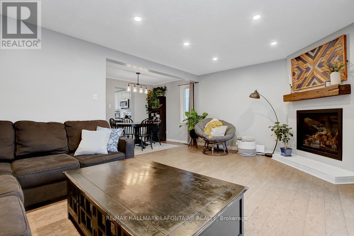 18 Vanessa Terrace, Ottawa, Ontario  K2J 2J8 - Photo 7 - X12439229