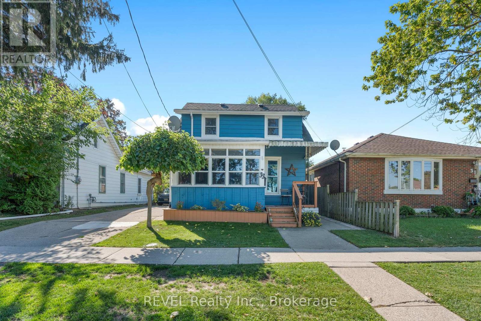 33 Regent Street, Thorold (Thorold Downtown), Ontario  L2V 1T5 - Photo 1 - X12439205