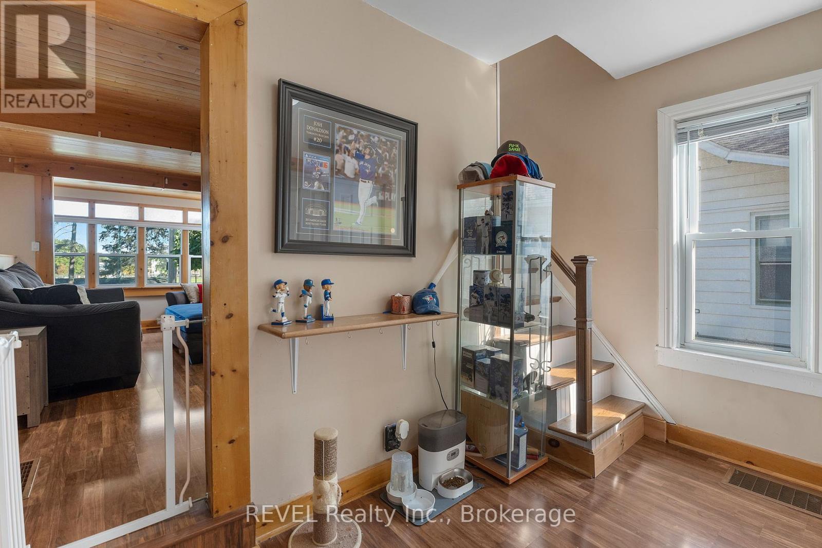 33 Regent Street, Thorold (Thorold Downtown), Ontario  L2V 1T5 - Photo 11 - X12439205