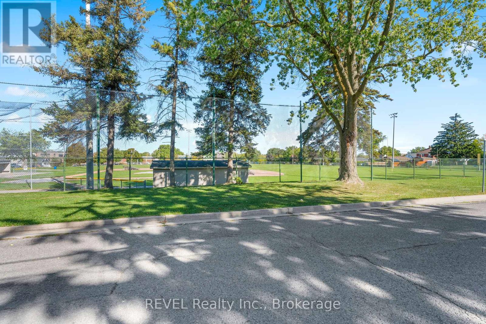 33 Regent Street, Thorold (Thorold Downtown), Ontario  L2V 1T5 - Photo 29 - X12439205