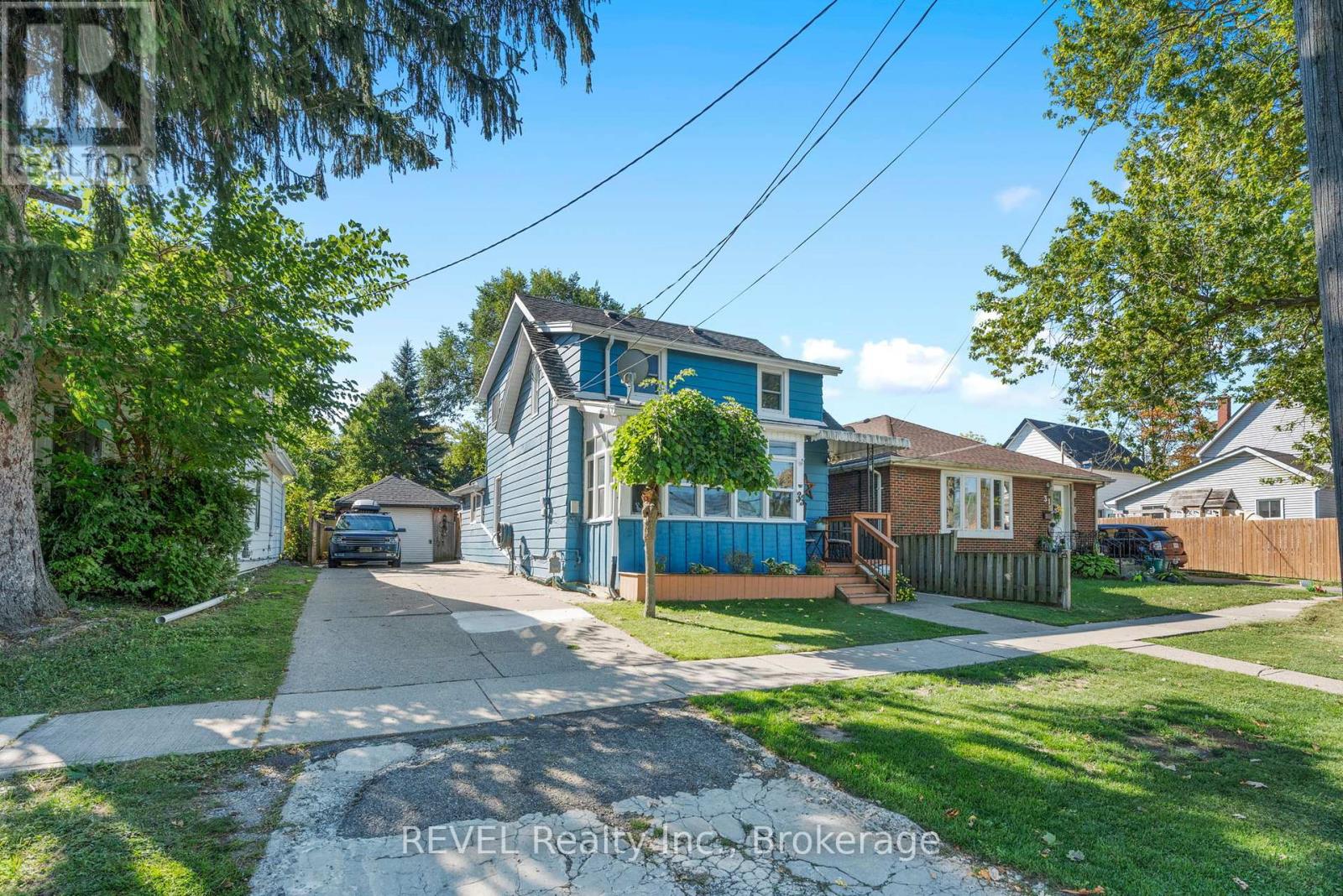 33 Regent Street, Thorold (Thorold Downtown), Ontario  L2V 1T5 - Photo 3 - X12439205