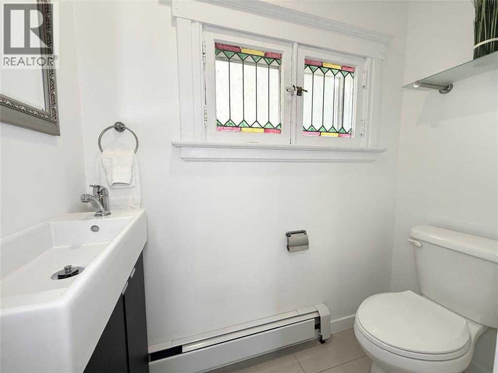 204 London Road, Sarnia, Ontario  N7T 4V5 - Photo 9 - 25024217