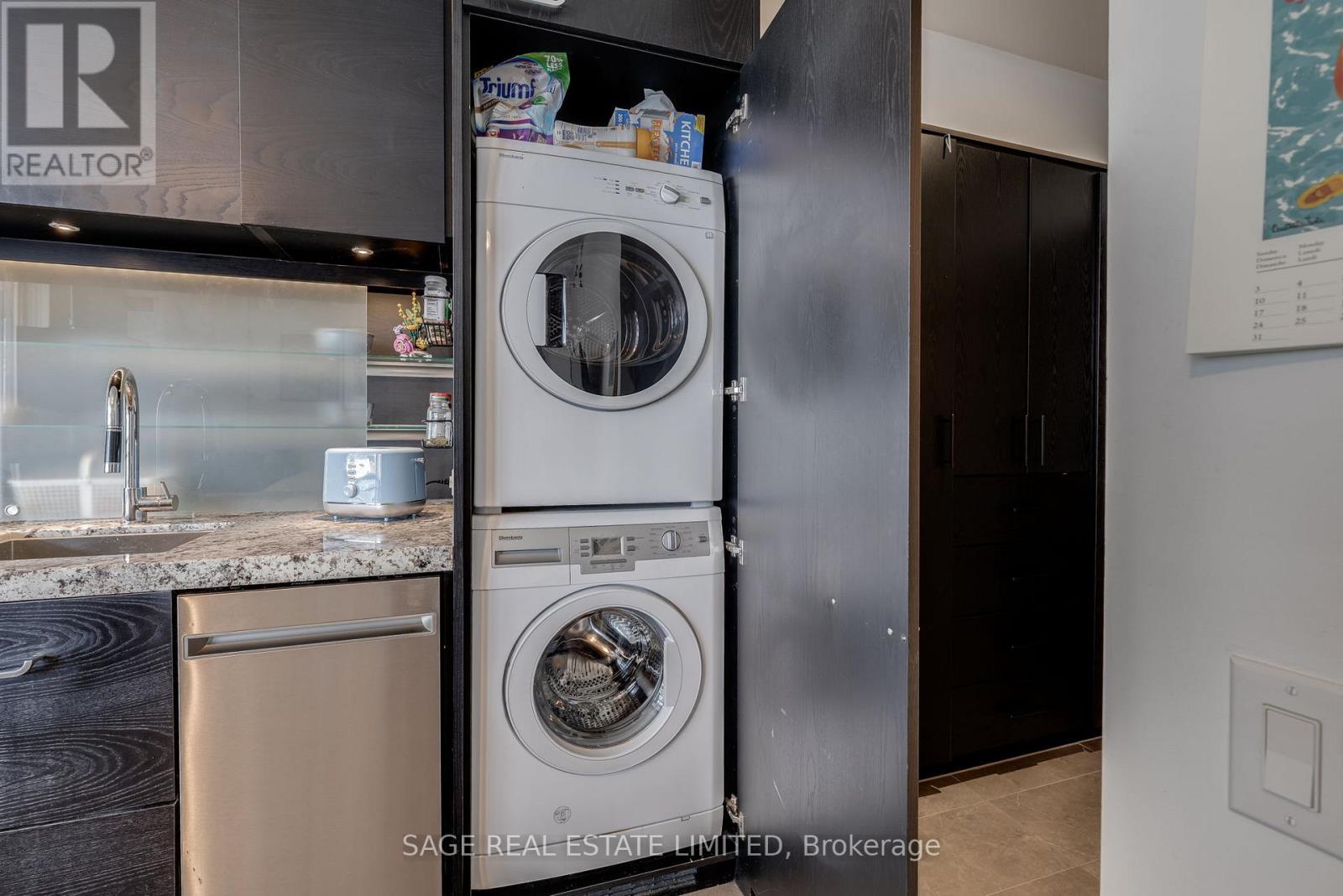 4503 - 45 Charles Street E, Toronto, Ontario  M4Y 0B8 - Photo 16 - C12439230