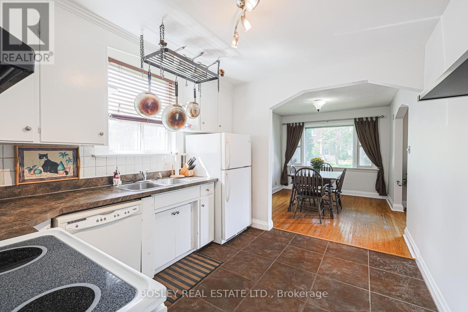 23 Stag Hill Drive, Toronto, Ontario  M4B 1K7 - Photo 15 - E12439233