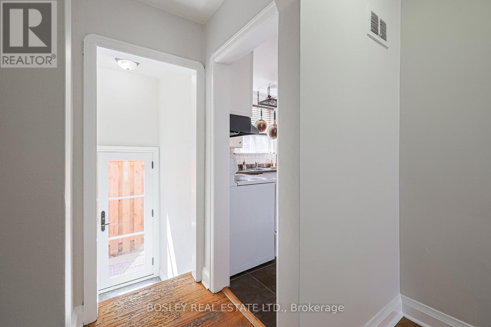 23 Stag Hill Drive, Toronto, Ontario  M4B 1K7 - Photo 23 - E12439233
