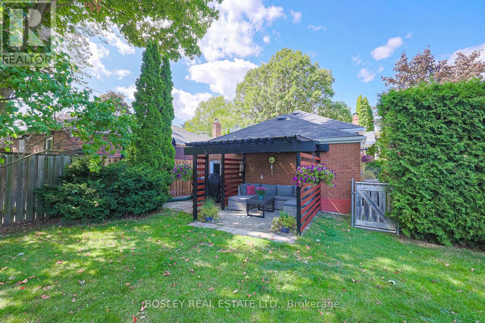 23 Stag Hill Drive, Toronto, Ontario  M4B 1K7 - Photo 34 - E12439233