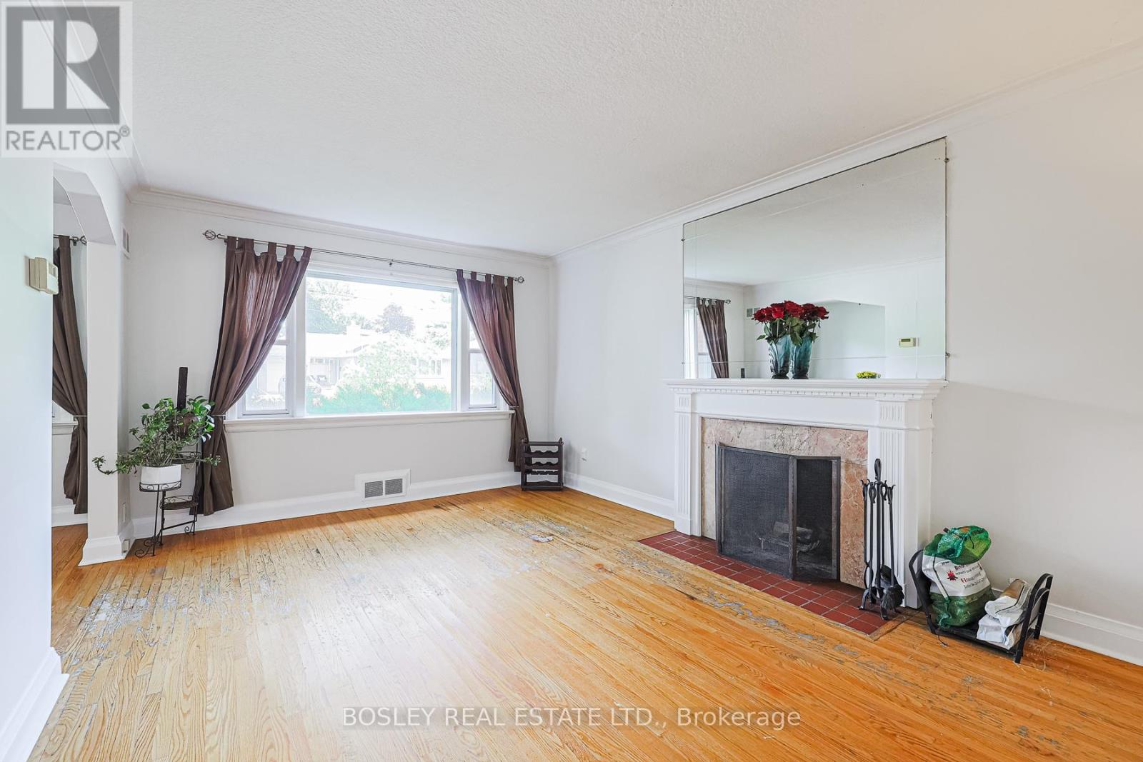23 Stag Hill Drive, Toronto, Ontario  M4B 1K7 - Photo 8 - E12439233