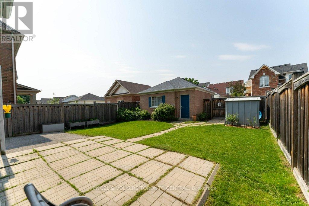22 Donald Sim Avenue, Markham, Ontario  L6B 1B6 - Photo 26 - N12439216