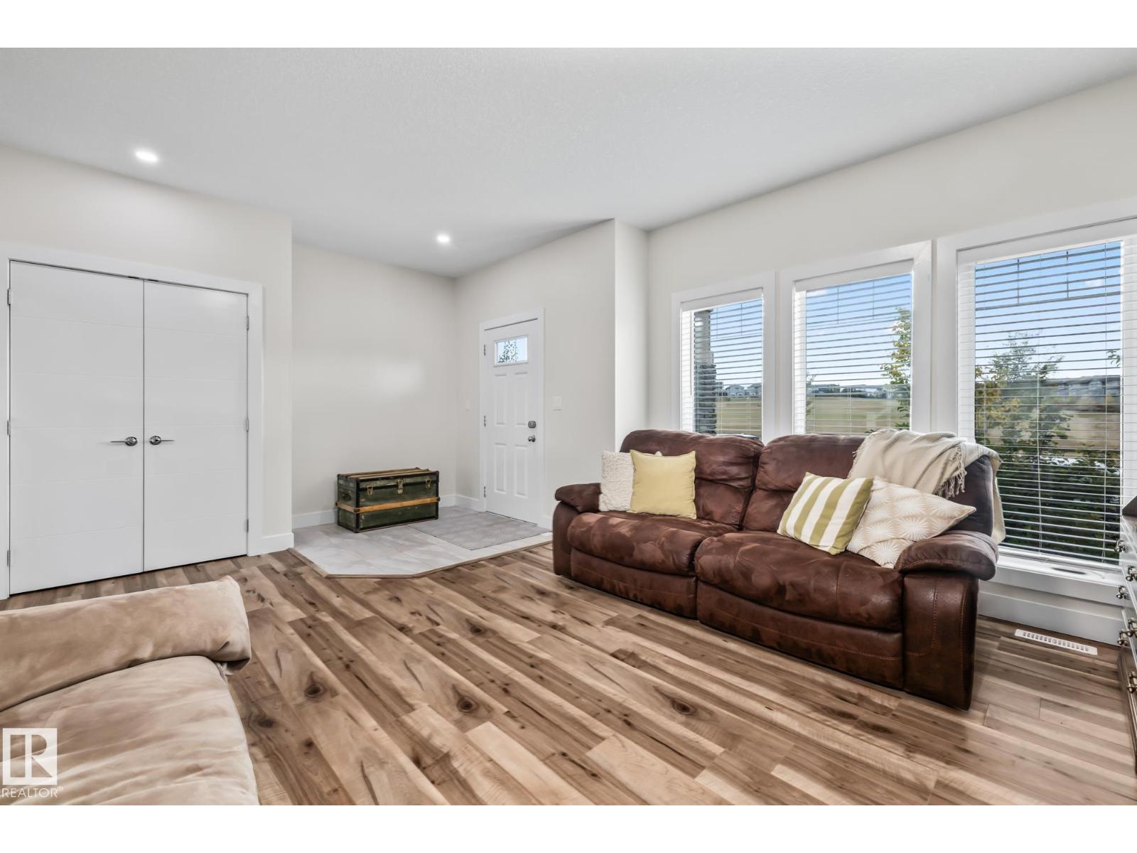 301 Hawks Ridge Bv Nw, Edmonton, Alberta  T5S 0M3 - Photo 4 - E4460368