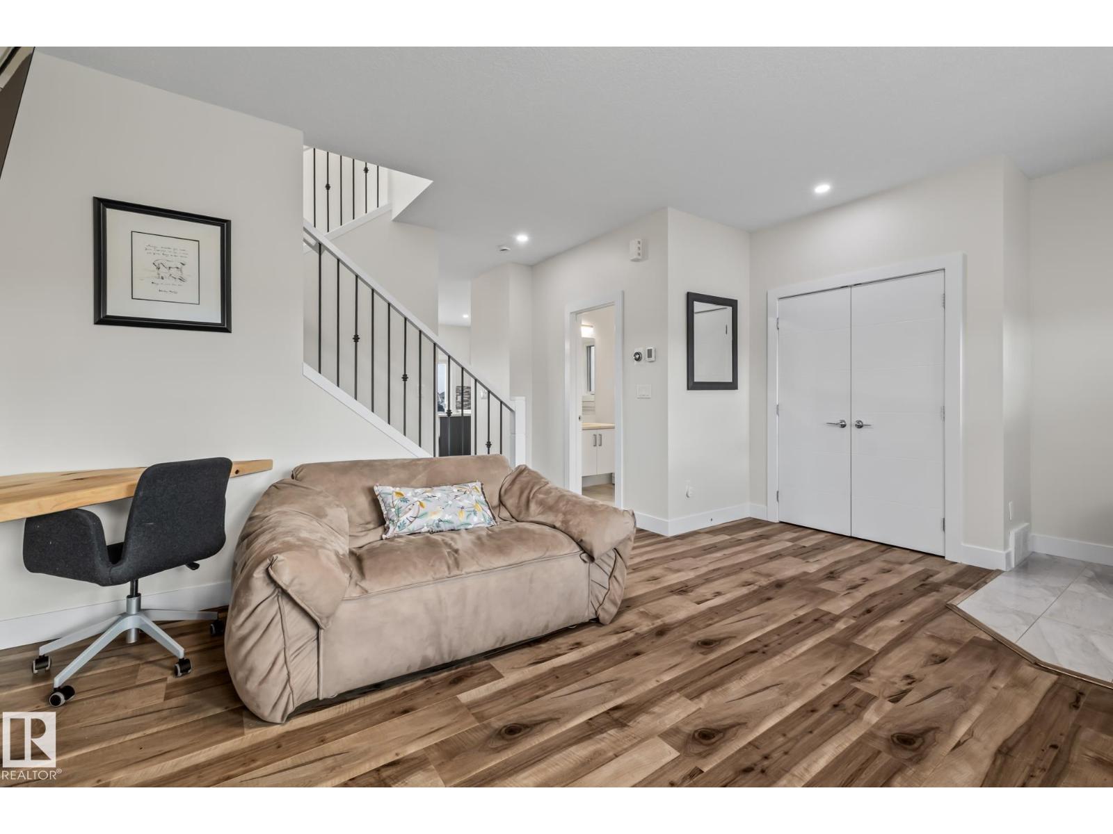 301 Hawks Ridge Bv Nw, Edmonton, Alberta  T5S 0M3 - Photo 5 - E4460368