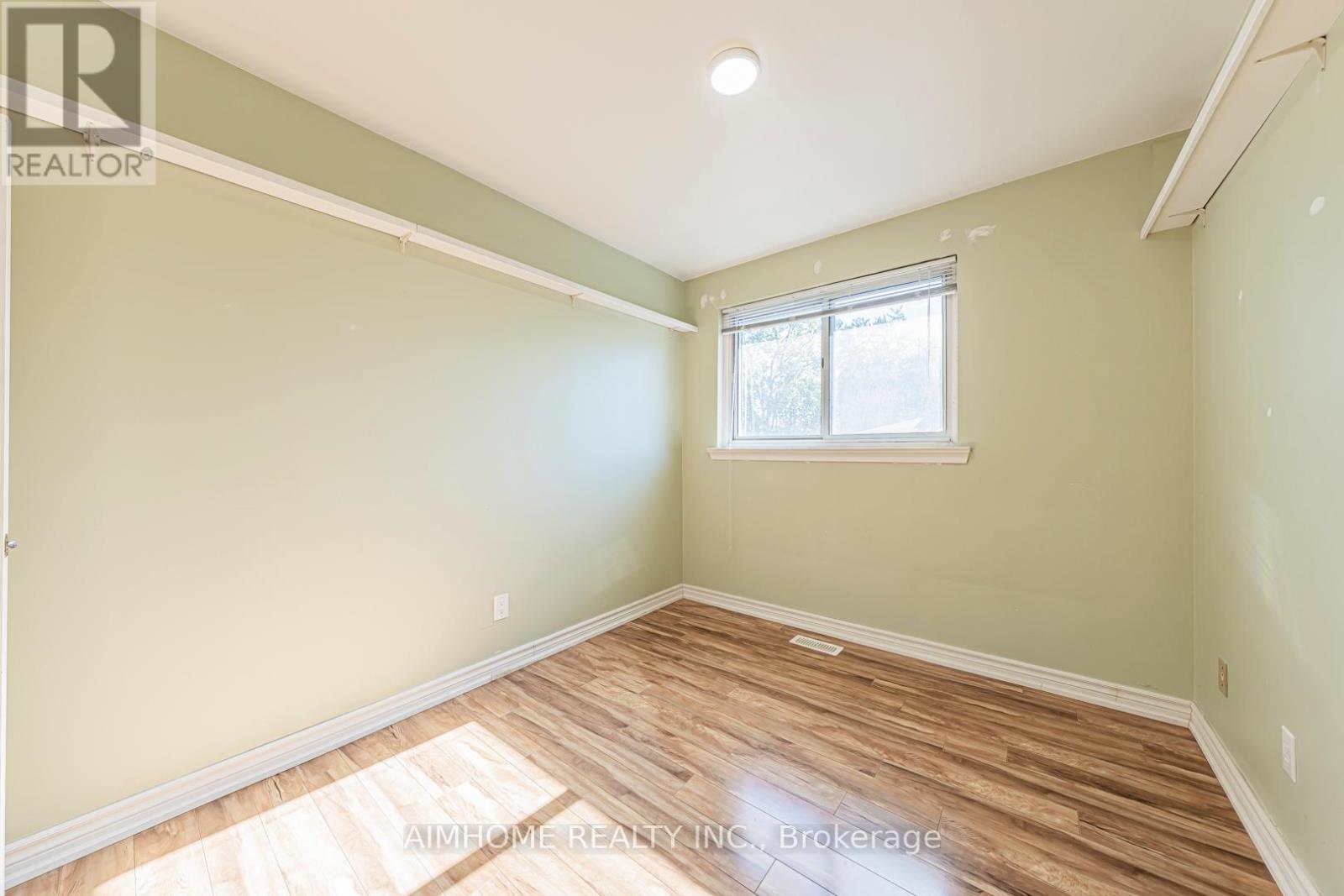 2583 Lundigan Drive, Mississauga, Ontario  L5J 3W2 - Photo 10 - W12439226