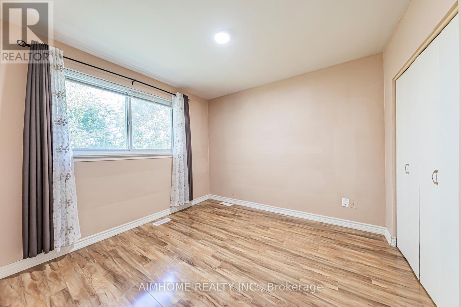 2583 Lundigan Drive, Mississauga, Ontario  L5J 3W2 - Photo 14 - W12439226