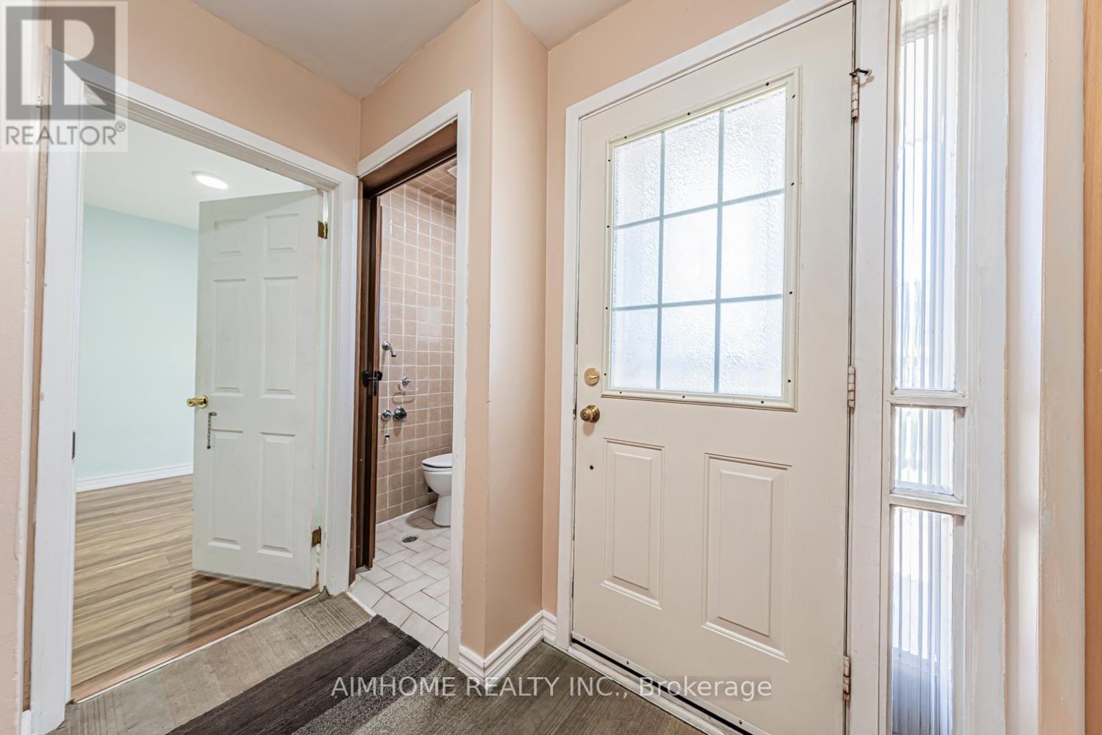 2583 Lundigan Drive, Mississauga, Ontario  L5J 3W2 - Photo 2 - W12439226