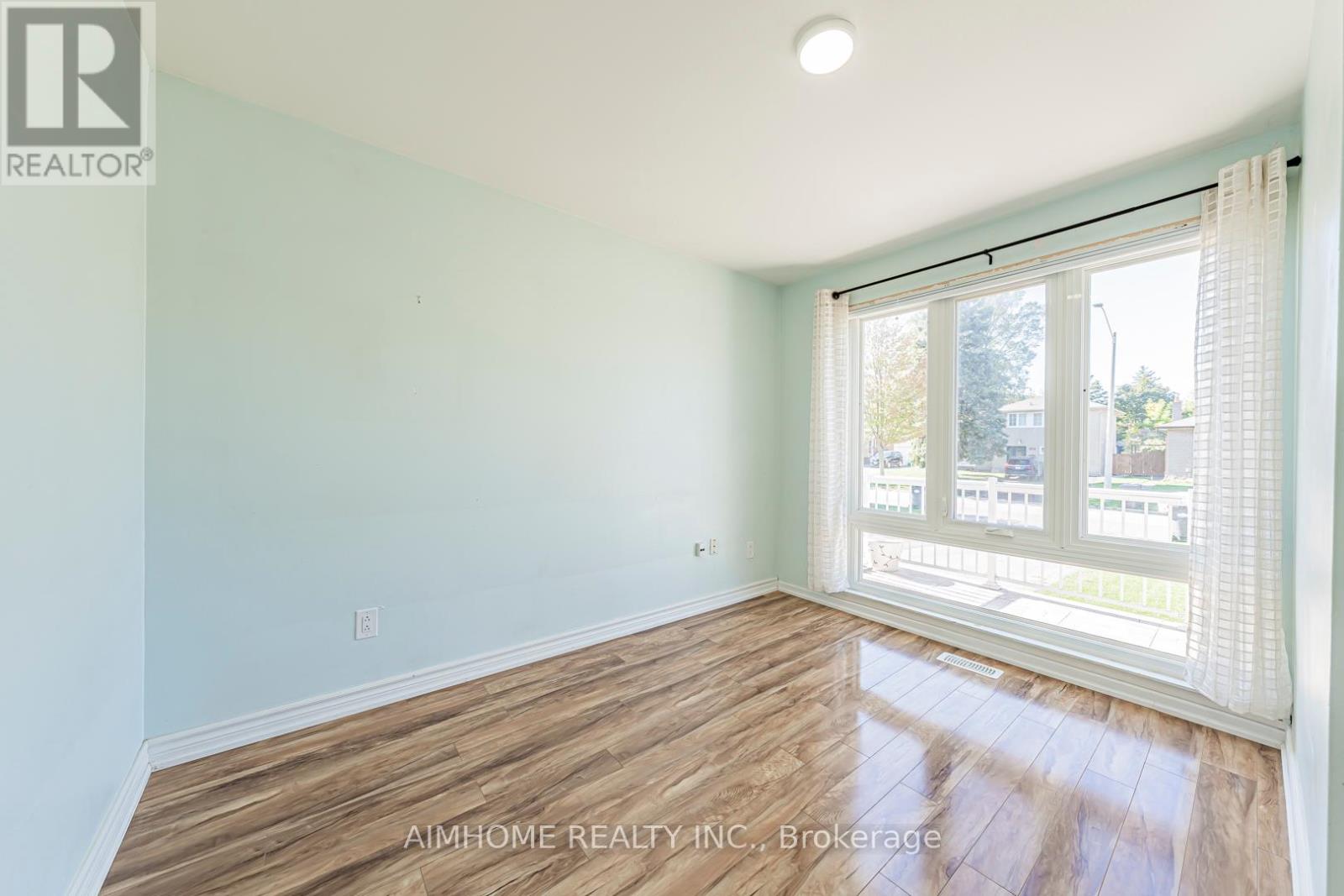 2583 Lundigan Drive, Mississauga, Ontario  L5J 3W2 - Photo 5 - W12439226