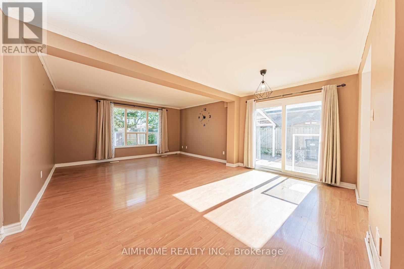 2583 Lundigan Drive, Mississauga, Ontario  L5J 3W2 - Photo 6 - W12439226
