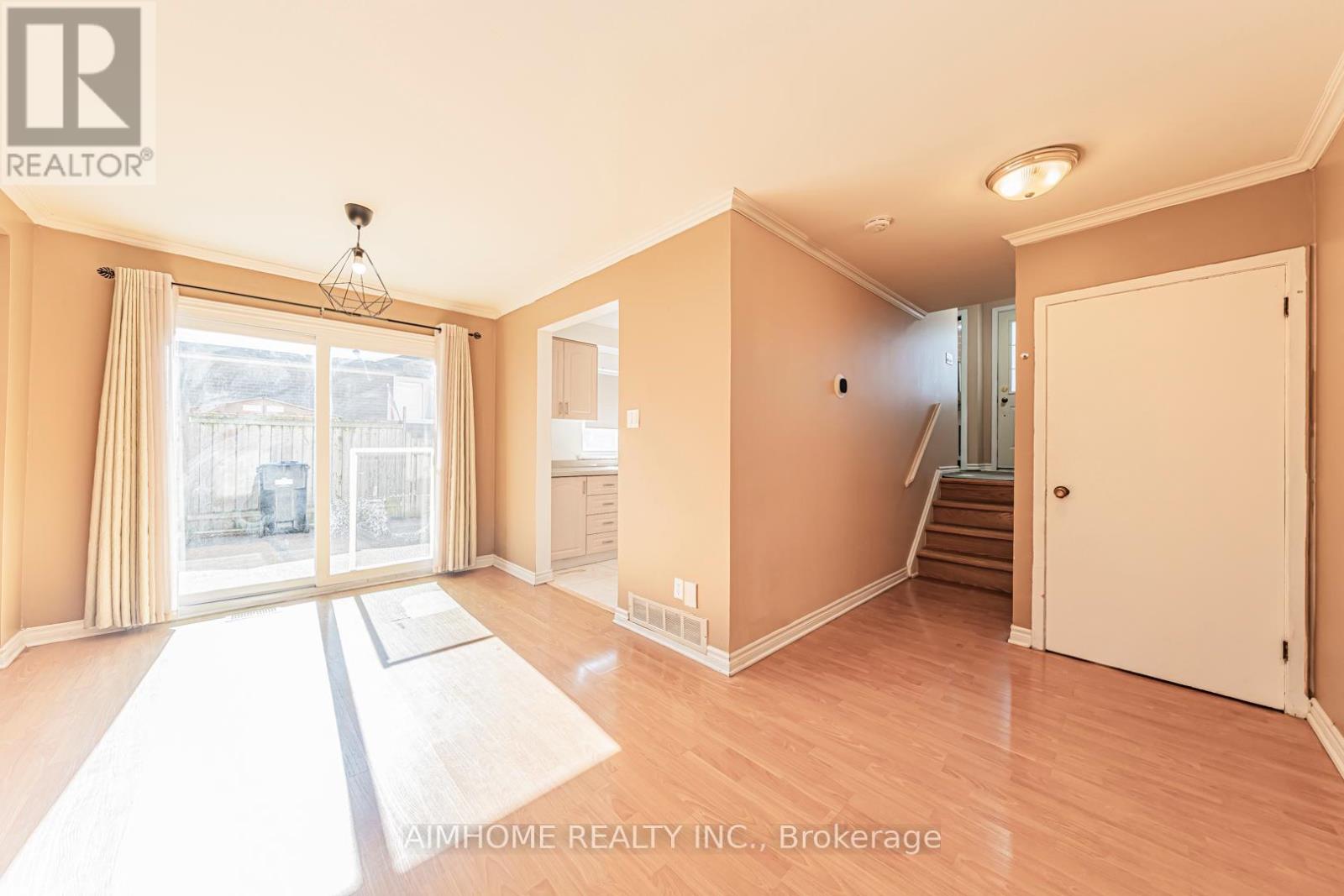 2583 Lundigan Drive, Mississauga, Ontario  L5J 3W2 - Photo 7 - W12439226