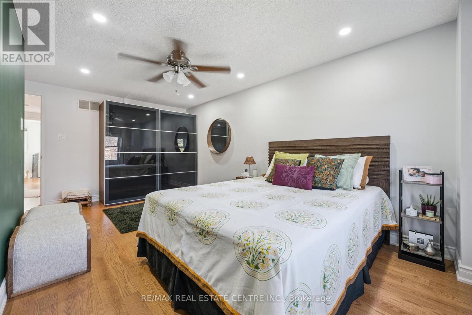 550 Ashprior Avenue, Mississauga, Ontario  L5R 3N2 - Photo 20 - W12439234