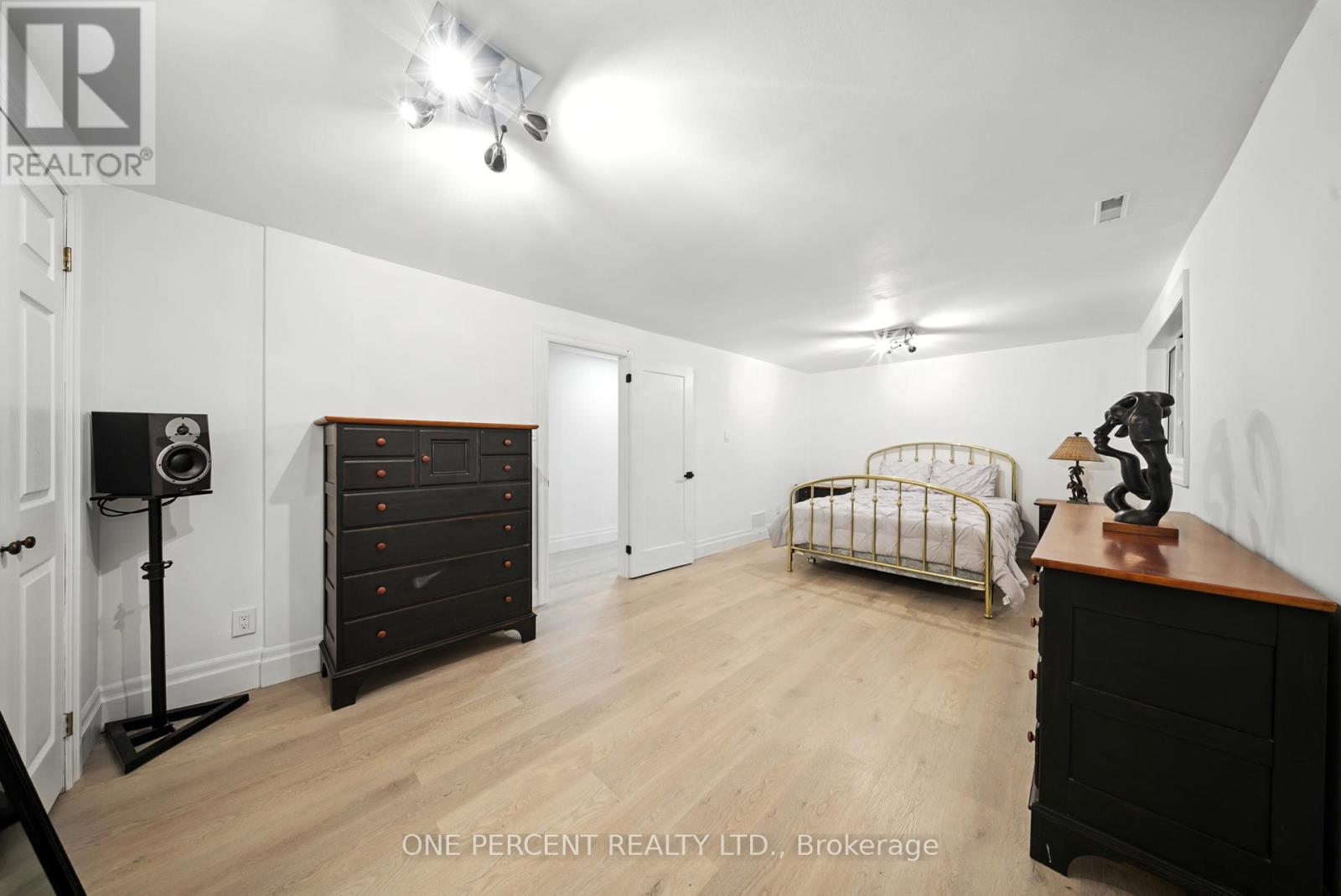 625 Sir Richards Road, Mississauga, Ontario  L5C 1A3 - Photo 43 - W12439236