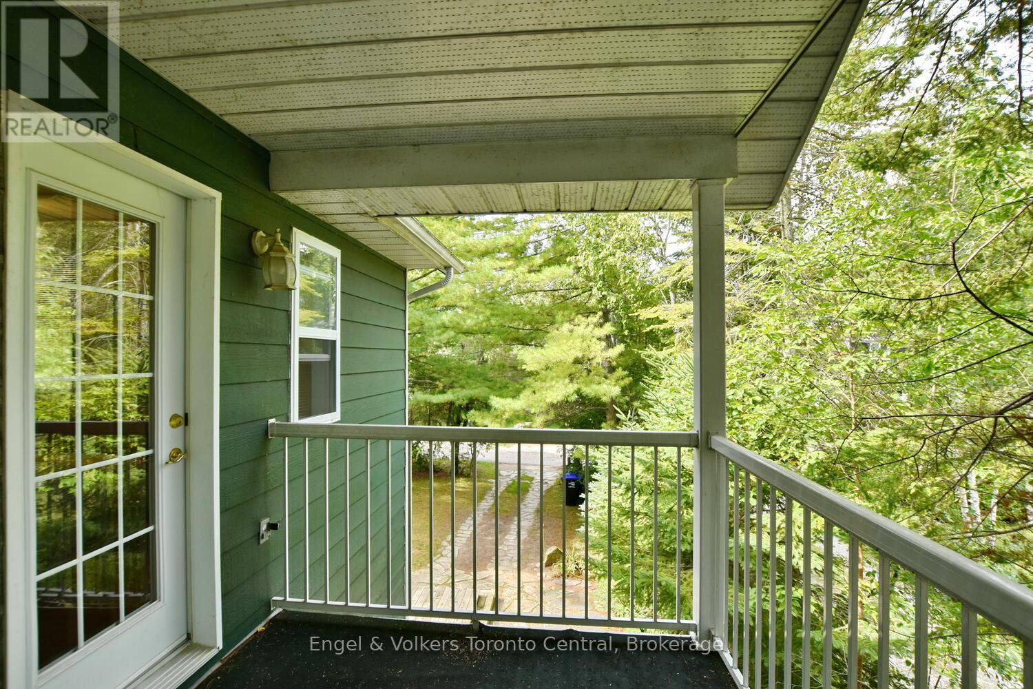 21 47th Street N, Wasaga Beach, Ontario  L9Z 1Y5 - Photo 2 - S12439275